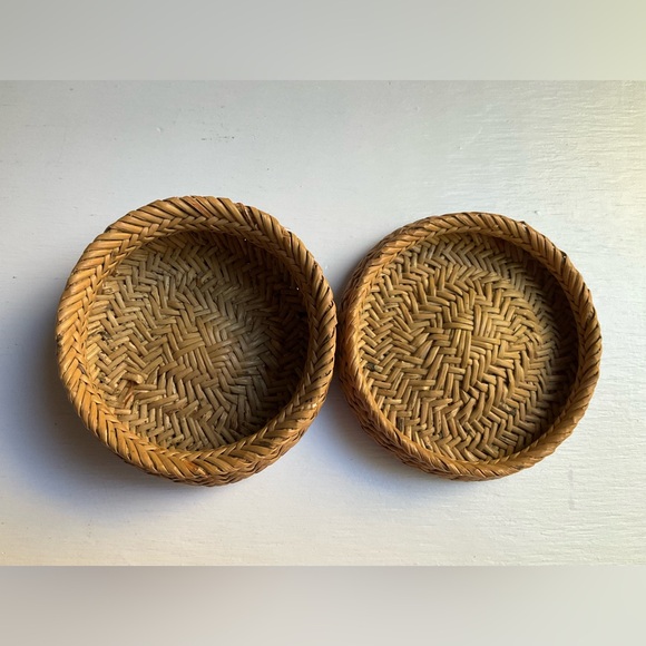 Vintage Tarahumara Miniature Basket with Lid - Hand Woven Pine Needles - Picture 4 of 8